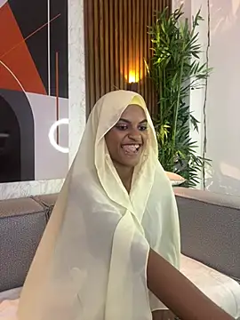 Chat +18 de AyaBunny ao vivo