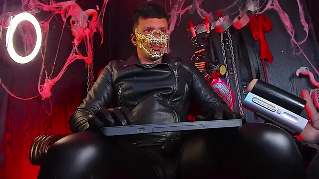 Master_Connor_BDSM – Naživo XXX chat