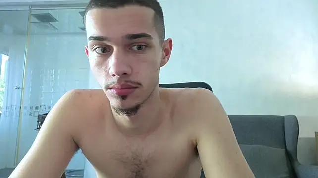 XXX chat uživo modela KaydenDrew