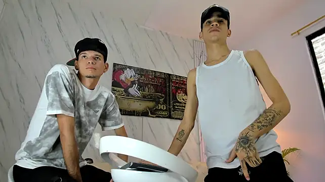 COOL_BOYS2 Live XXX-Chat