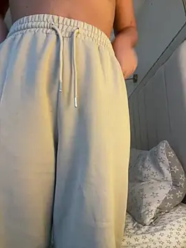 magical_mia live XXX chat
