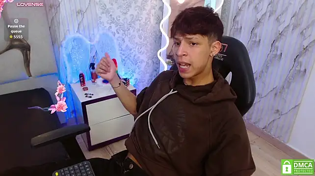 OLIIVER_TAY élő XXX-chatje