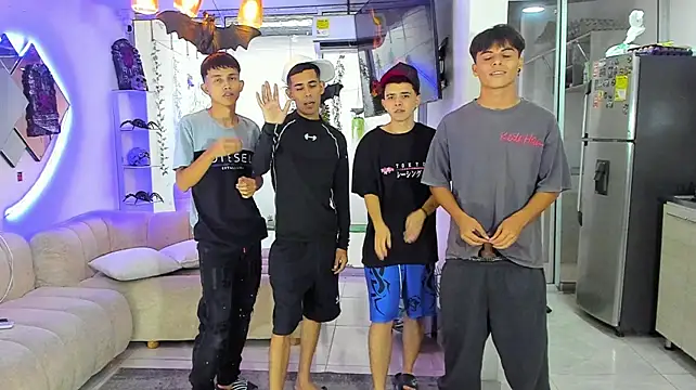 Houseofwarrios Chat XXX in diretta