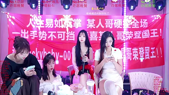 Luckybaby-001's Live XXX Chat