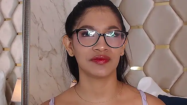 Chloe-palmer live XXX chat