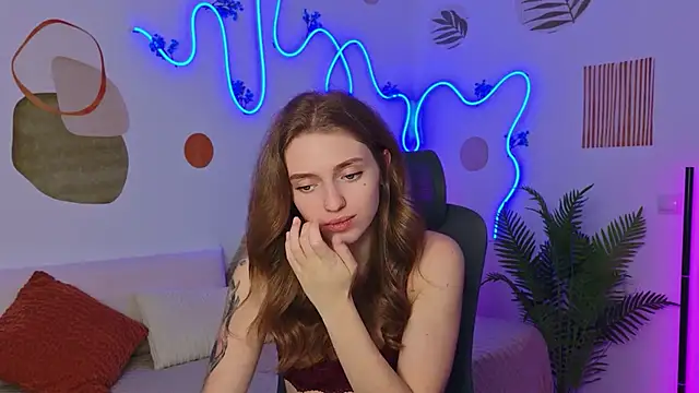 HeyTaylor Live XXX-chat