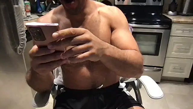 BigGuyMuscle – Naživo XXX chat