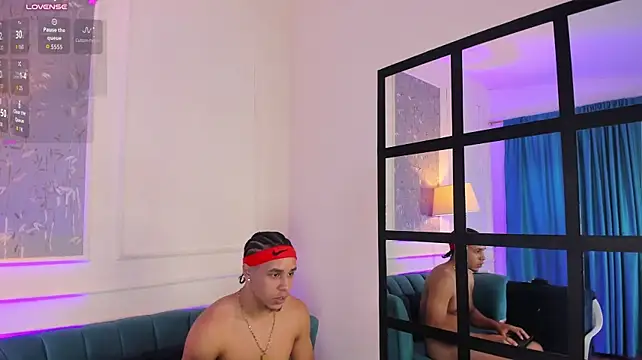 צ'אט XXX בשידור חי של Adrian_voltt