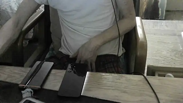 FiSTALiTYn Live XXX chat