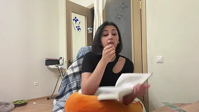 PaintedDisplay Adlı Modelin Canlı XXX Sohbeti
