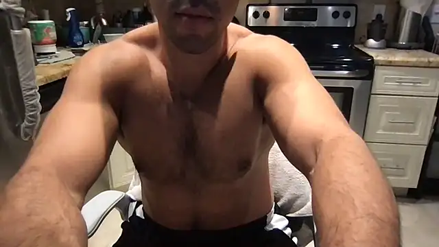 BigGuyMuscle – Naživo XXX chat