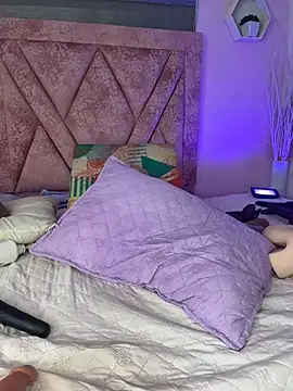caro_lovingss' Live XXX Chat