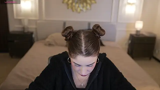 XXX chat uživo modela Selena_Glow