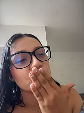 Lola_sweeet18's Live XXX Chat