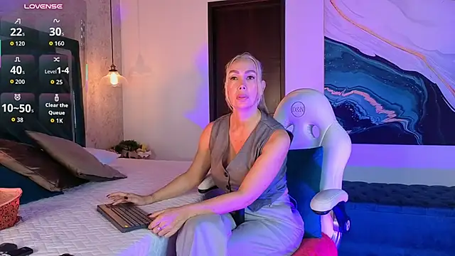SophiMarin Adlı Modelin Canlı XXX Sohbeti