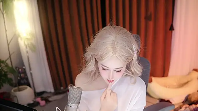 Hazelsomi 网络视讯表演