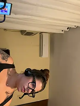 lolagirl7 网络视讯表演