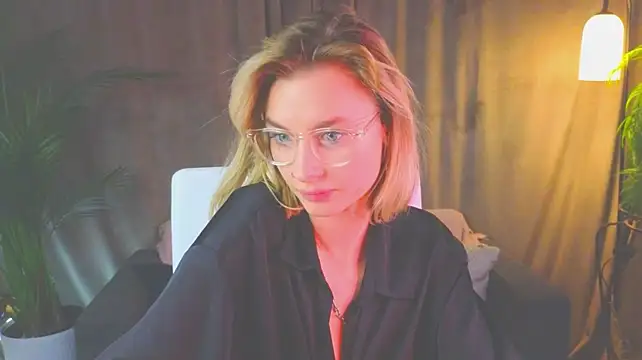 NoraMoreau live XXX chat