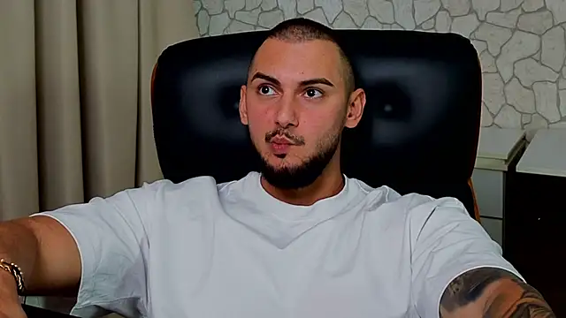 دردشة ClintMasters الجنسية المباشرة