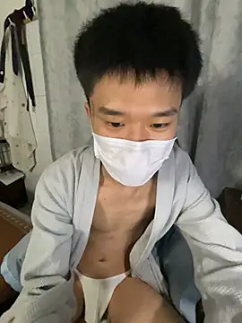 Zhang_yiovo Show in webcam
