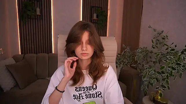 צ'אט XXX  בשידור חי של CuteeFoxy