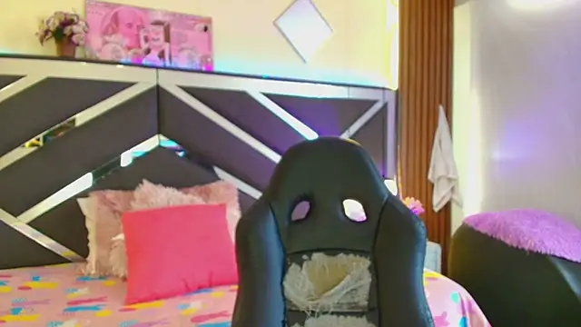 Bratz_x লাইভ XXX চ্যাট