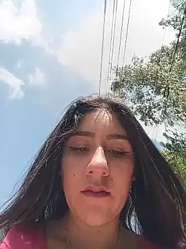 CAROLINE__07 Adlı Modelin Canlı XXX Sohbeti