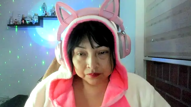 แชท XXX สดของ Shaddycute_