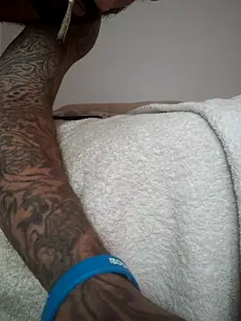 CarlosBigzz Chat XXX in diretta