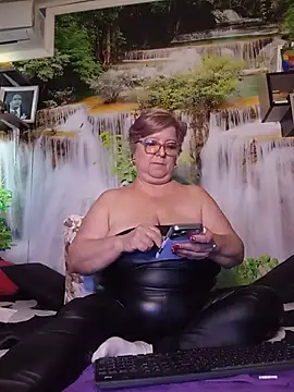 Онлайн чат XXX QueenPammy1