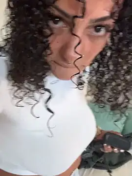 Chat +18 de SweetPetiteNoir ao vivo
