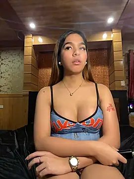 sluttycummer_juliana's Webcam Show