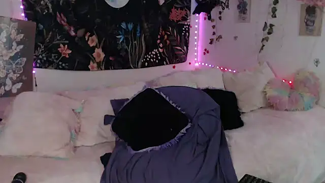 XXX chat uživo modela Emillyy_m