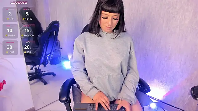XXX chat uživo modela Emily_Roussee