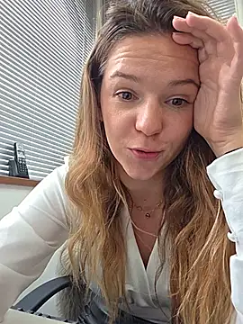 Chat +18 de lucie_mehott ao vivo