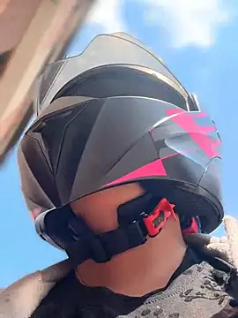 Outdoors-Mia_Khalifa's Live XXX Chat
