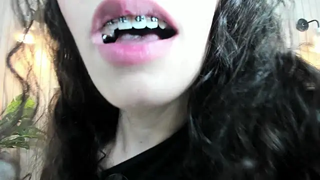 valeryn__rosse Adlı Modelin Canlı XXX Sohbeti