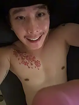 XXX chat uživo modela straightsakura