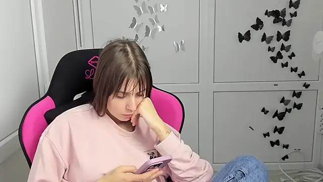 SoftBloomMira Adlı Modelin Canlı XXX Sohbeti