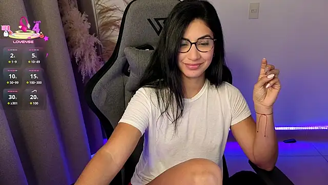 chloebum_ Adlı Modelin Canlı XXX Sohbeti