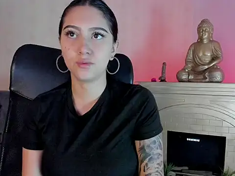Daka_Hylls Adlı Modelin Canlı XXX Sohbeti