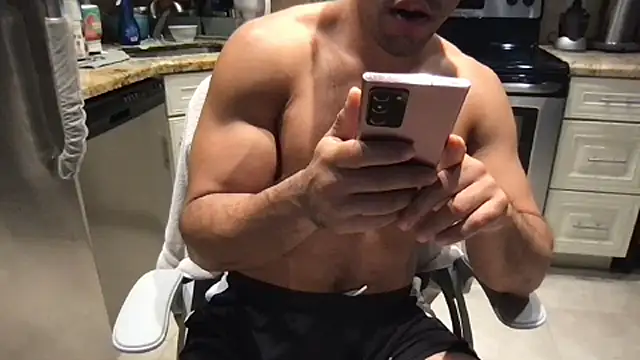 BigGuyMusclen Live XXX chat