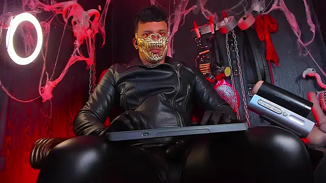 Master_Connor_BDSM Chat XXX in diretta