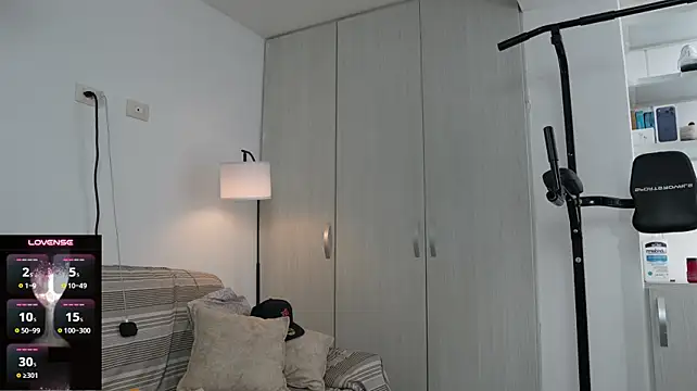 Paradise_boy__ live XXX chat