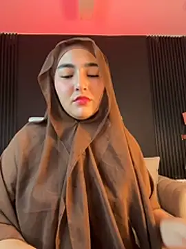 Malika_Noor Adlı Modelin Canlı XXX Sohbeti