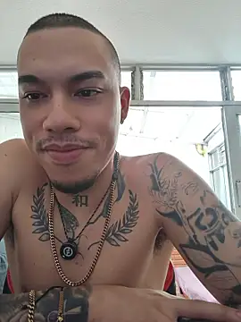 Chat +18 de AlphaMasterXxx ao vivo