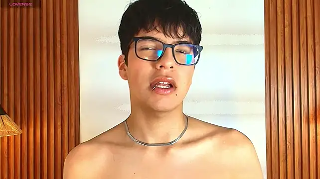 Milo_Wolff live XXX chat