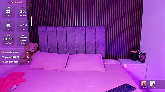 Chat +18 de CarolineFyre ao vivo