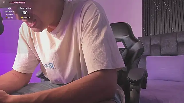 Liamsubtle01 Show in webcam