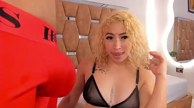 KarahSkyShow live XXX chat